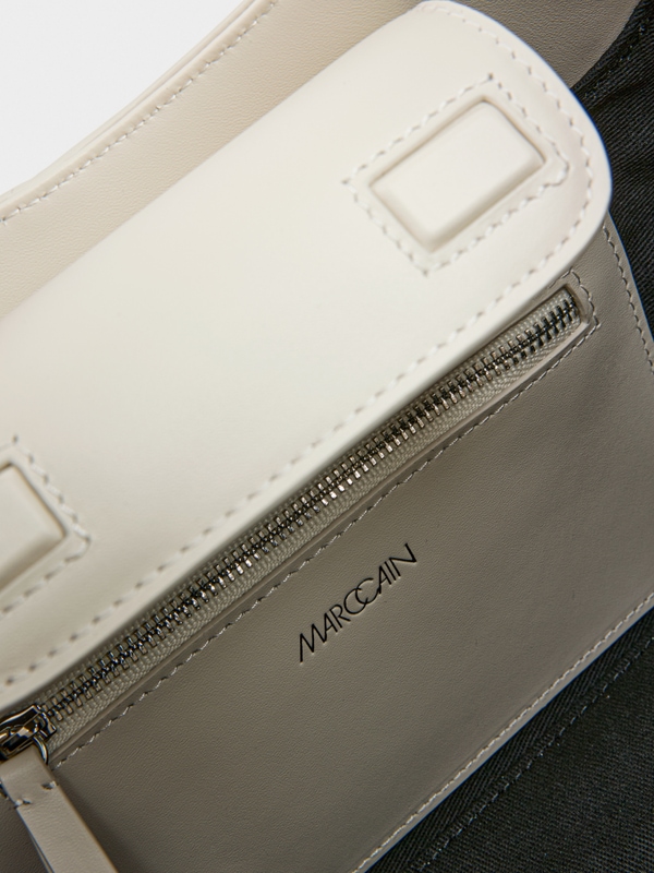 Schultertasche aus Leder