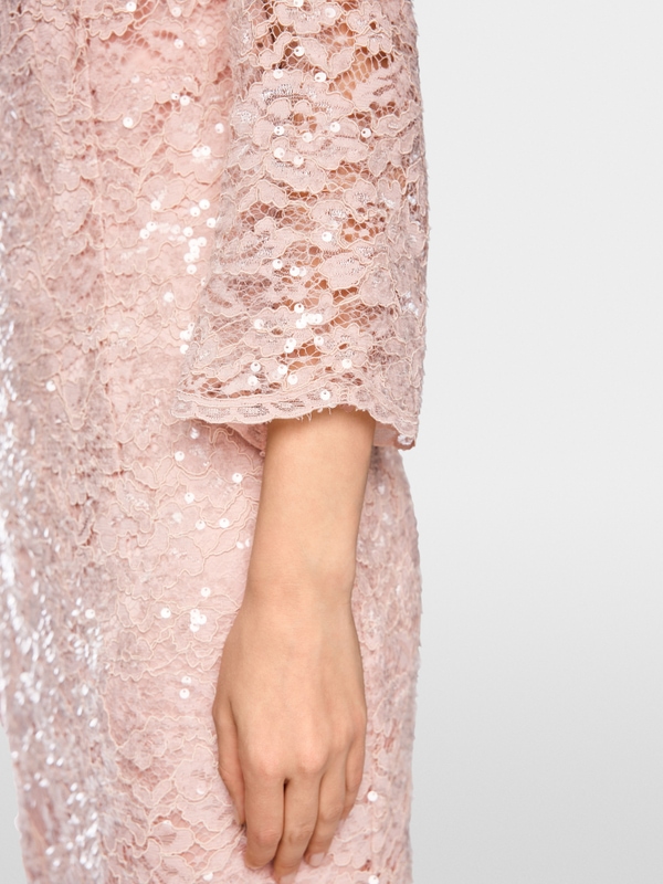 Schimmerndes Spitzenkleid