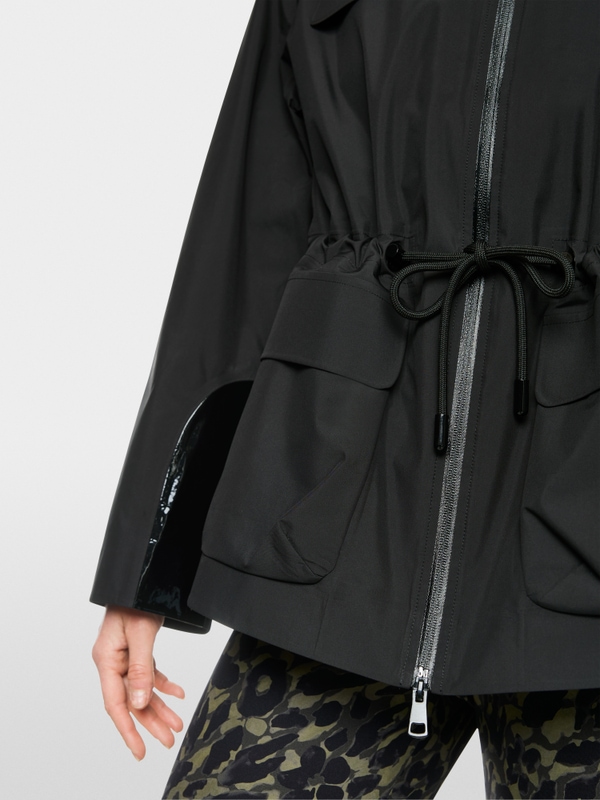 Veste outdoor avec cordon coulissant