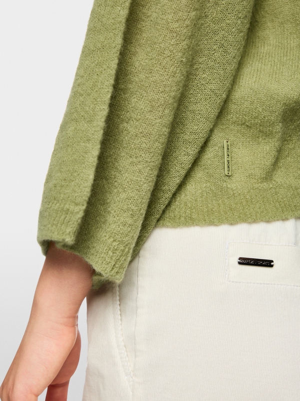 Cardigan léger tricoté en Allemagne