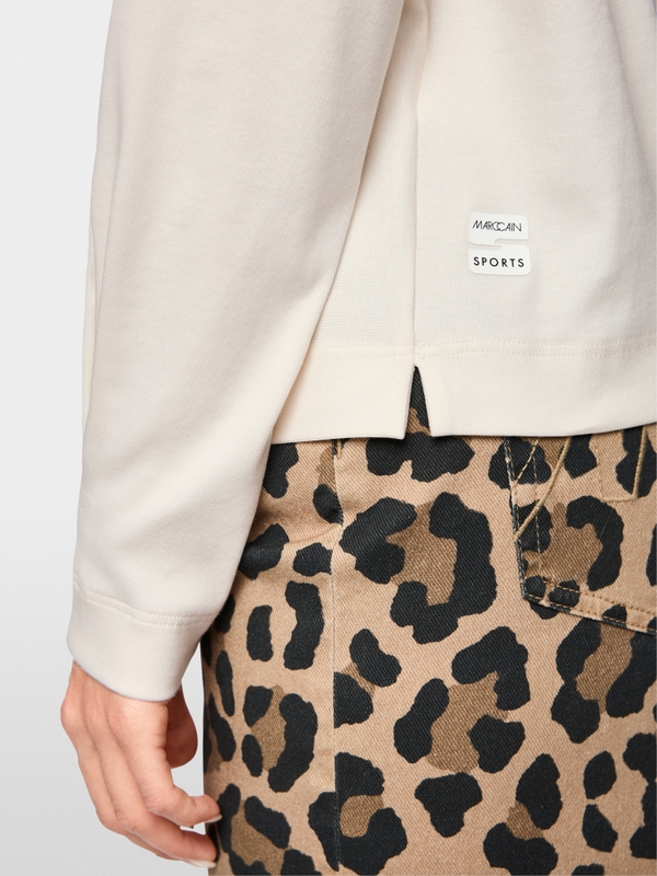 Long-sleeved shirt with boat neck