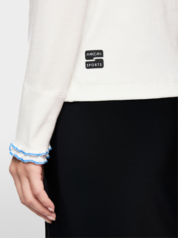 Long-sleeved shirt with turtleneck