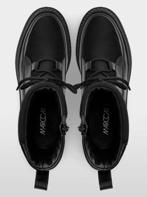 Stiefelette mit robuster Profilsohle