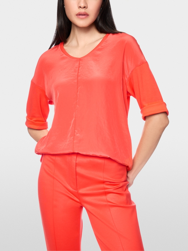 Wide blouse in material mix