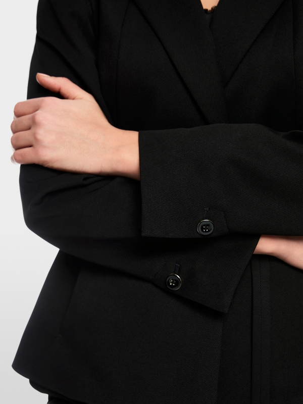 Elegant blazer with waist belt