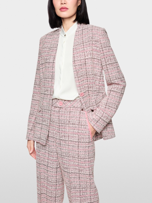 Fitted collarless blazer