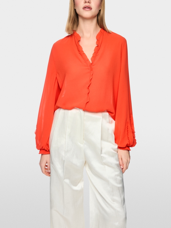 Feminine blouse with ruffle