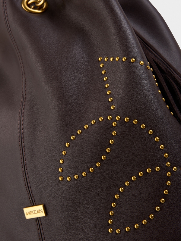 Beuteltasche mit Nieten und Fransen