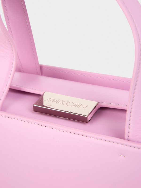 Stylish leather handbag