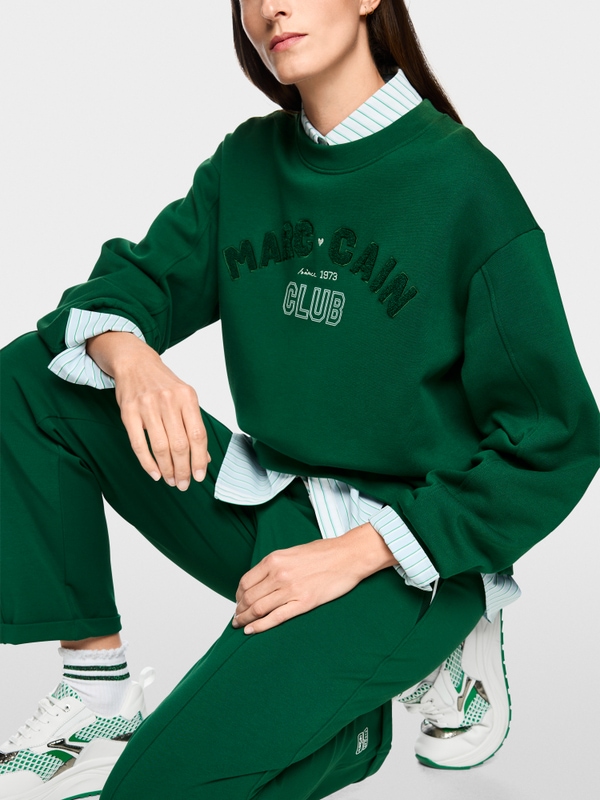 Sweatshirt with flocking