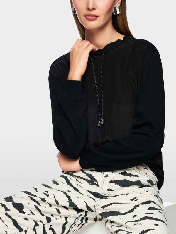 Long-sleeved shirt with materials mix