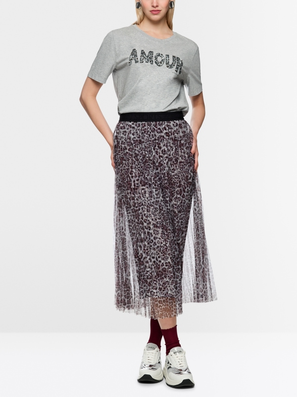 Pleated skirt with leopard print