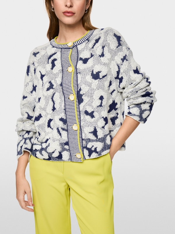 Cardigan tricoté en Allemagne