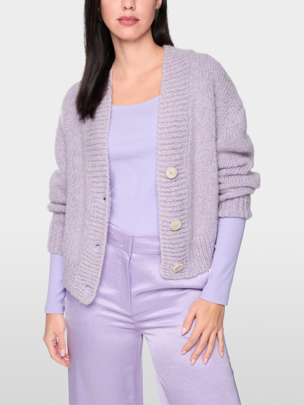 Cardigan court tricoté en Allemagne