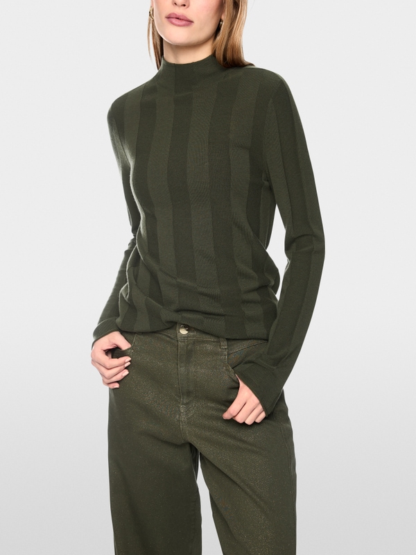 Slim-fit jumper with stand-up collar