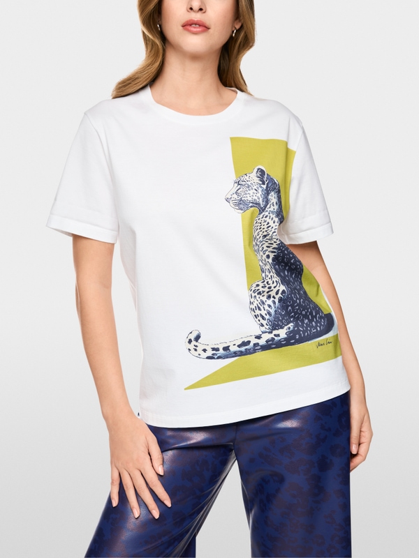 T-shirt with leopard print