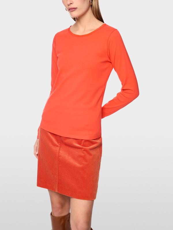 Shirt with silk neck trim