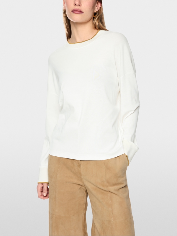 Shirt with contrasting stripes