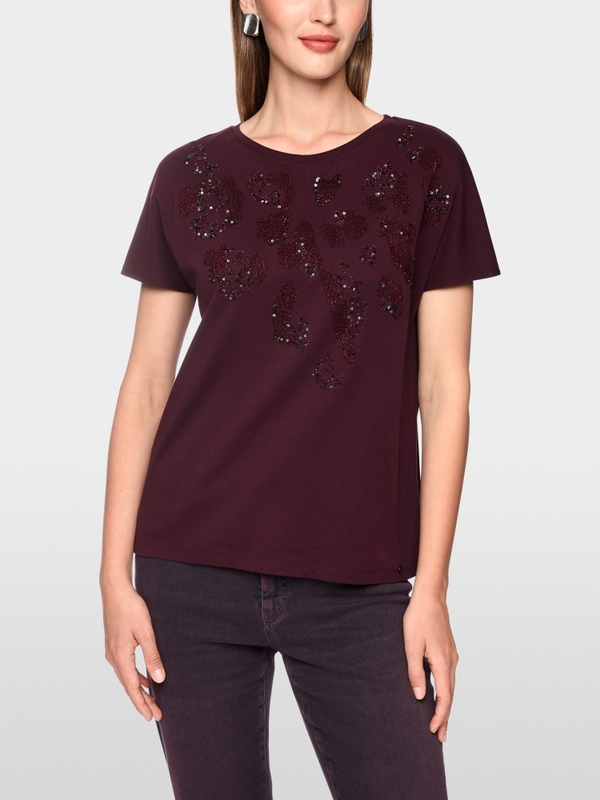 T-shirt with sequinned embroidery