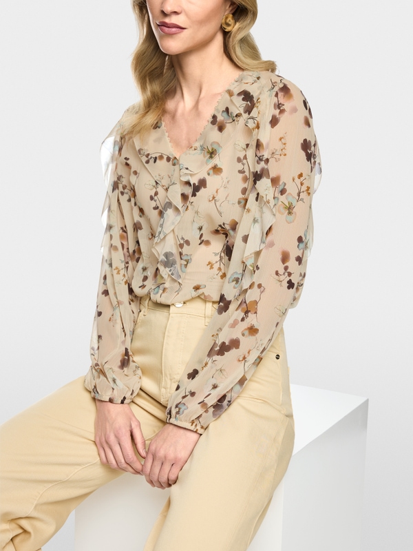Floral blouse with flounces
