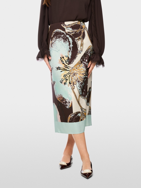 Calf-length printed skirt