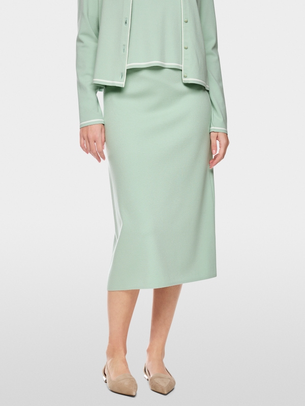 “Knitted in Germany” calf-length skirt