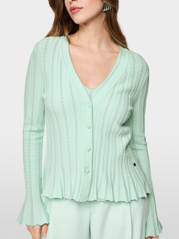 Cardigan en maille tricoté en Allemagne