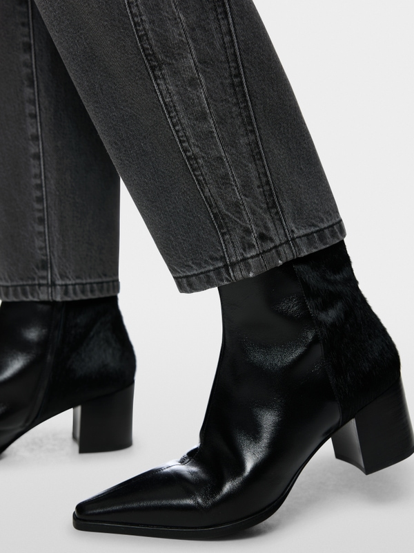 RUMA O-Shape relaxed fit jeans
