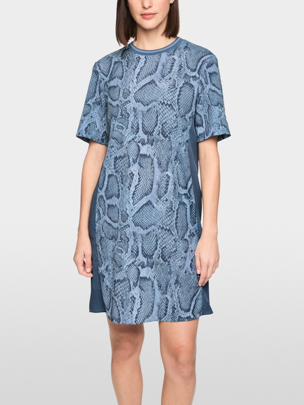 Loose-fitting dress with animal print