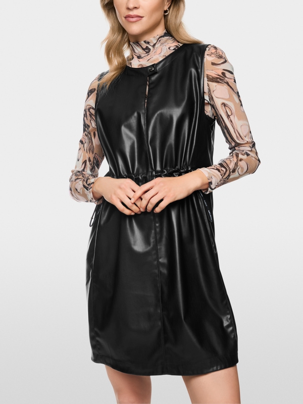 Robe courte en simili cuir avec cordon de serrage