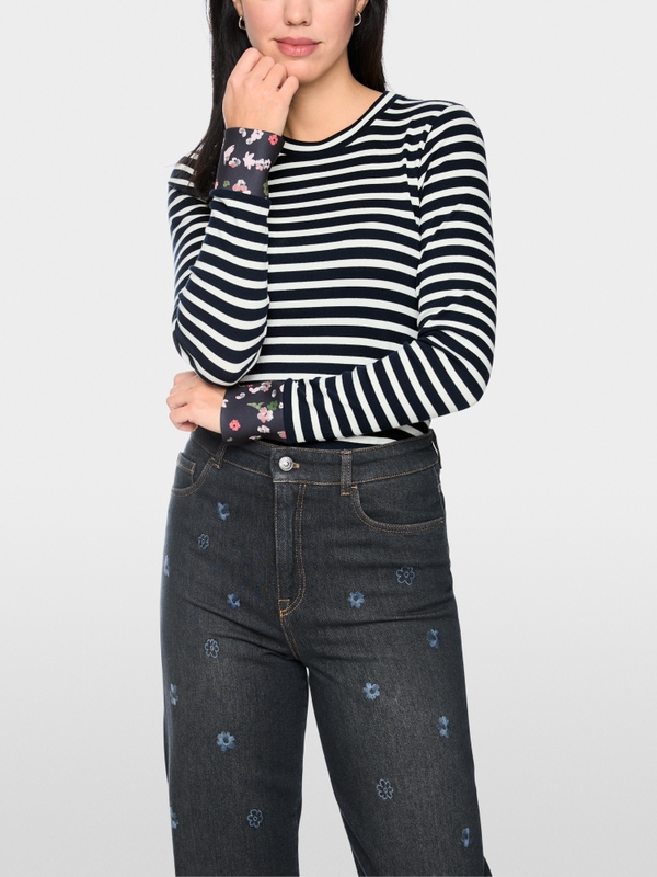 Long-sleeved shirt with striped look