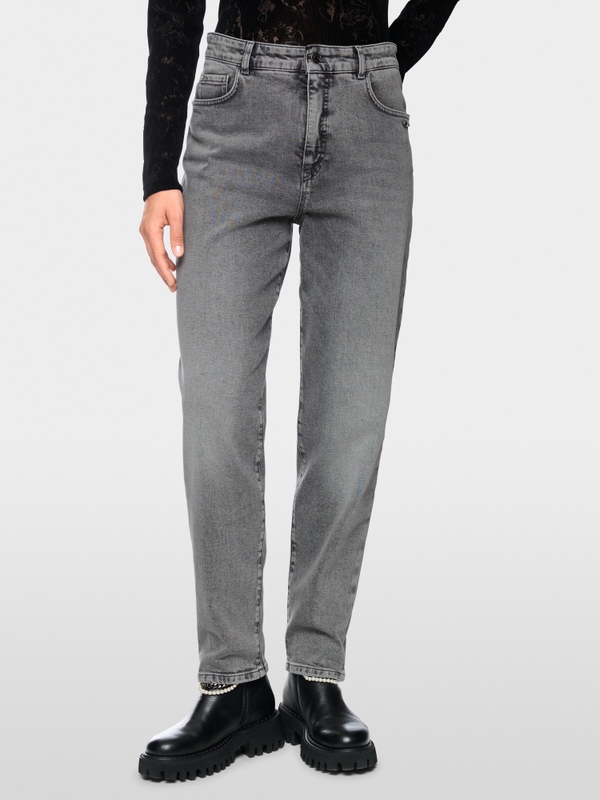 FEURA feminine fit jeans