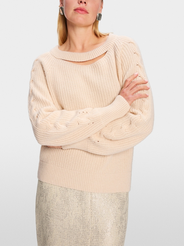 Pull découpé Knitted in Germany