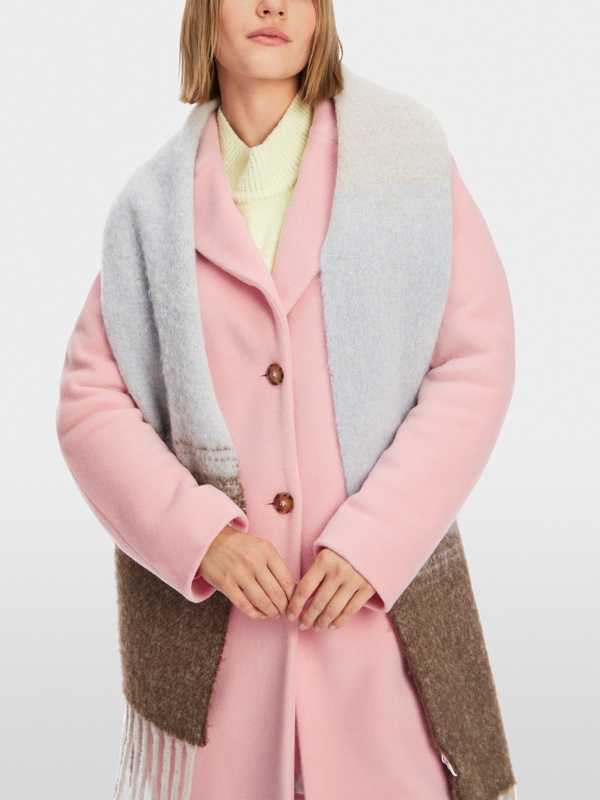 Fluffy coat with kimono sleeves