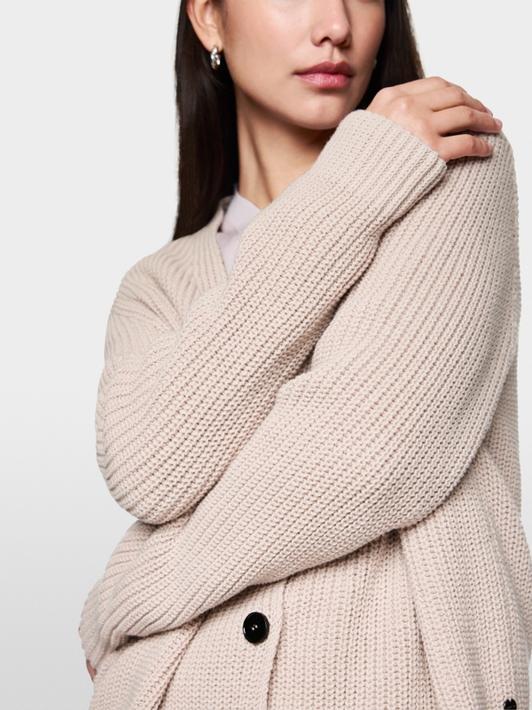 Ribbed cardigan knitted in Germany