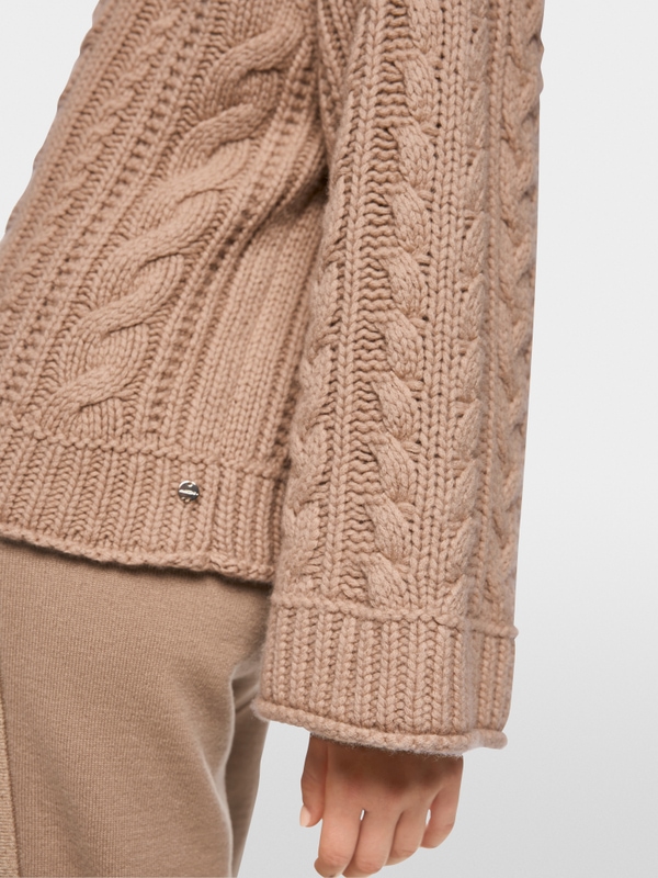 Zopfstrickpullover Knitted in Germany