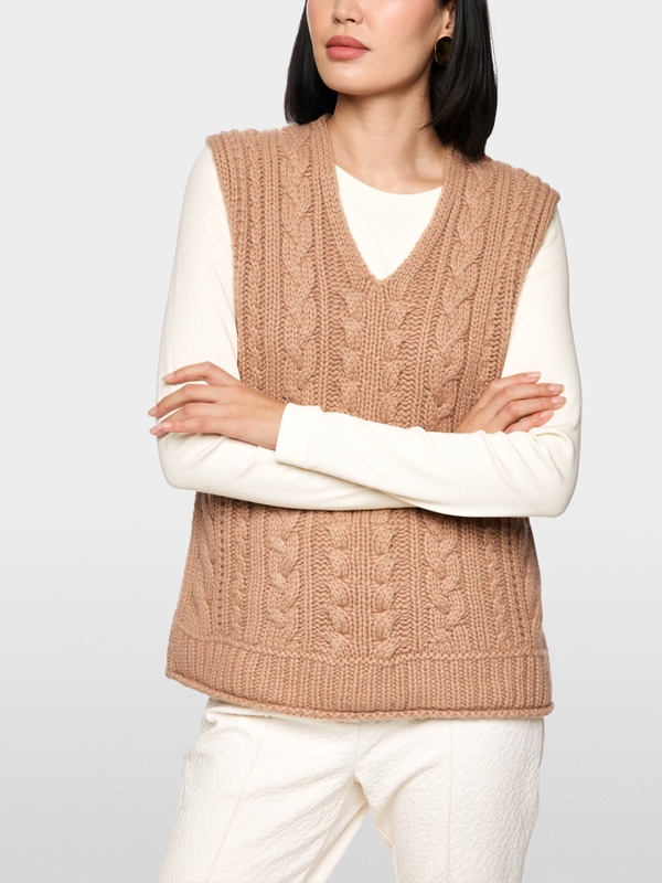 Pullunder Knitted in Germany