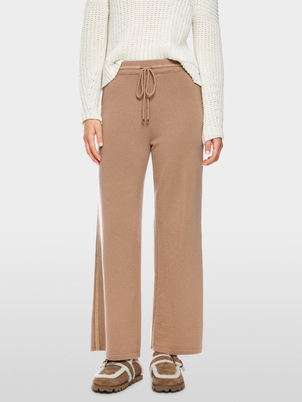 Pantalon large Knitted in Germany