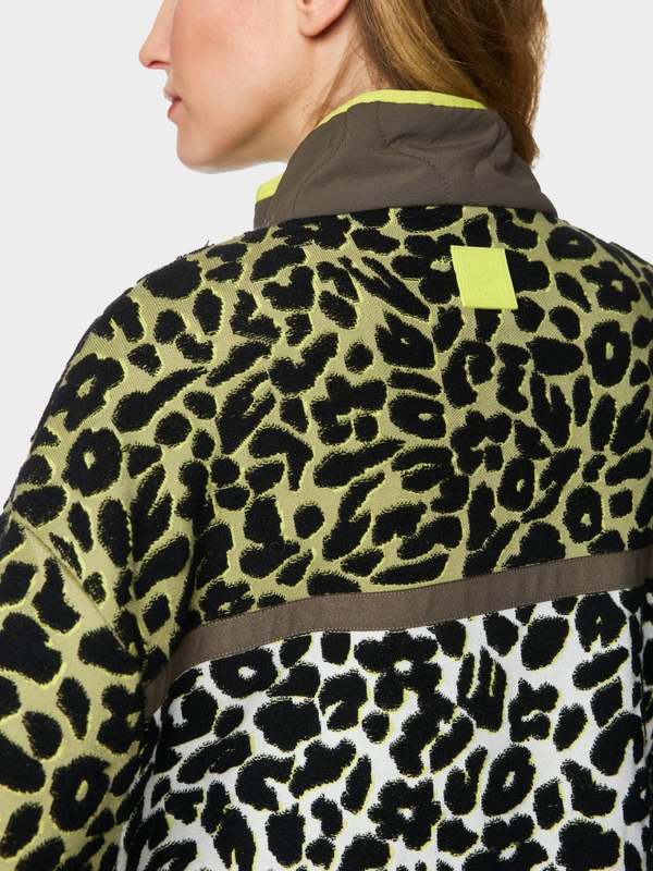 Pull trekking en maille effet 3D