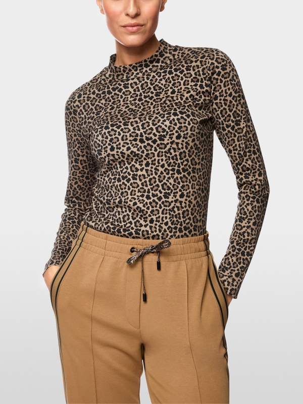 Leopard print long-sleeved shirt