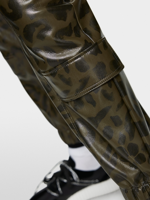 Pantalon en similicuir léopard ROYE
