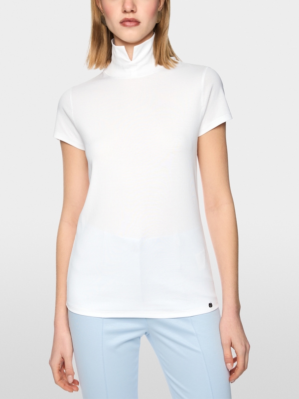 Plain T-shirt with short sleeves