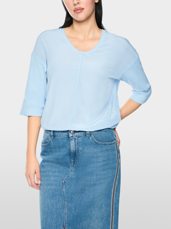 Wide blouse in material mix