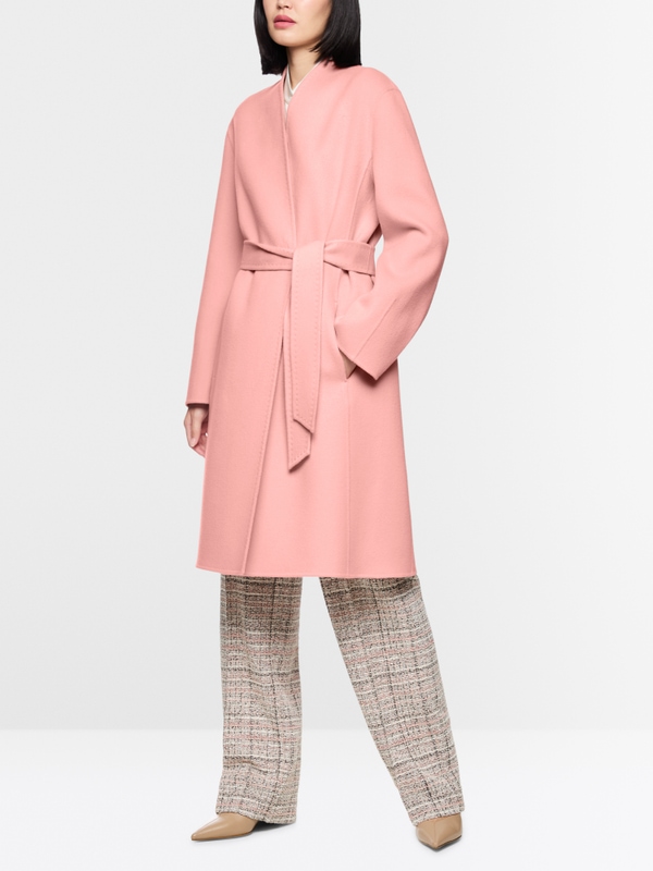 Elegant coat made of pure wool