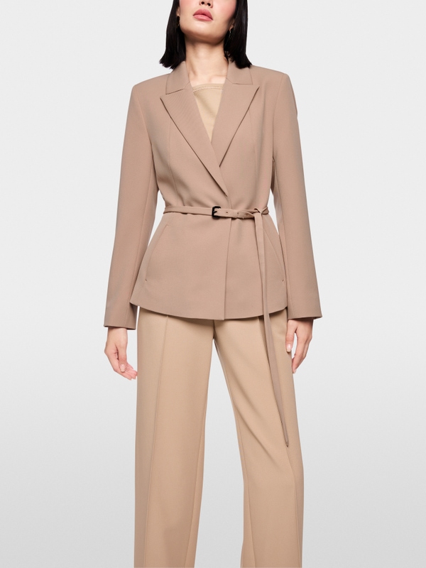 Elegant blazer with waist belt