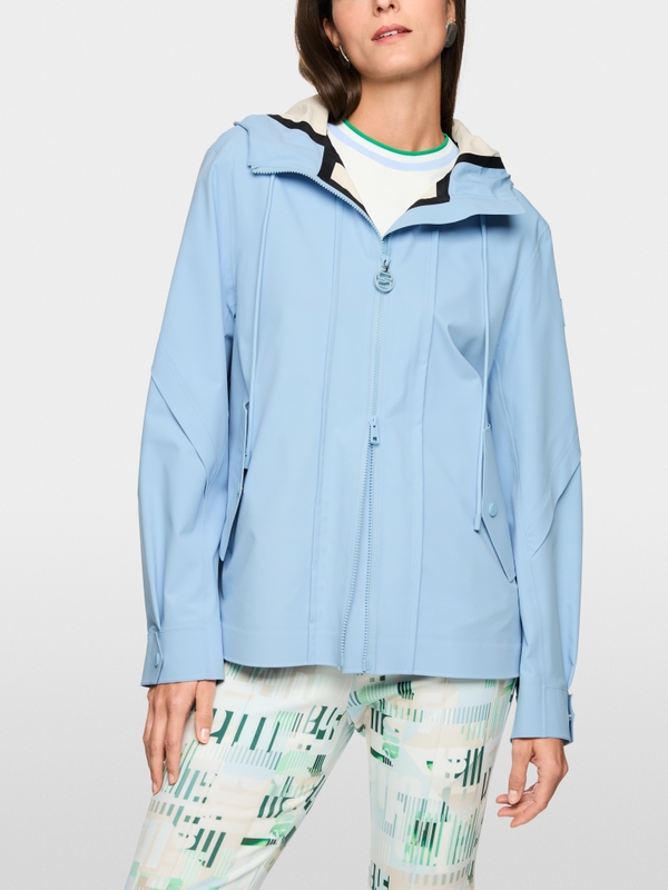 Lightweight outdoor jacket with hood