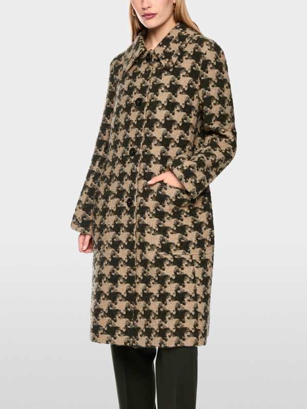 Houndstooth coat with faux fur collar
