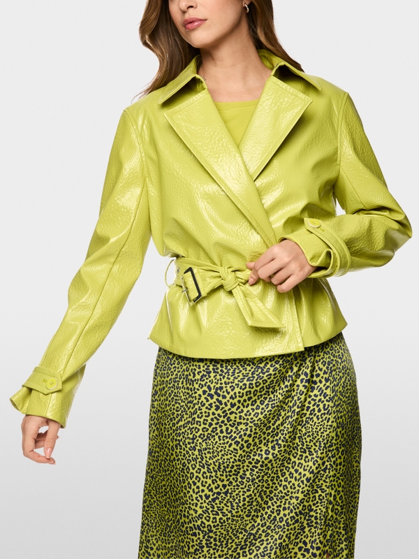 Short trench jacket with patent finish