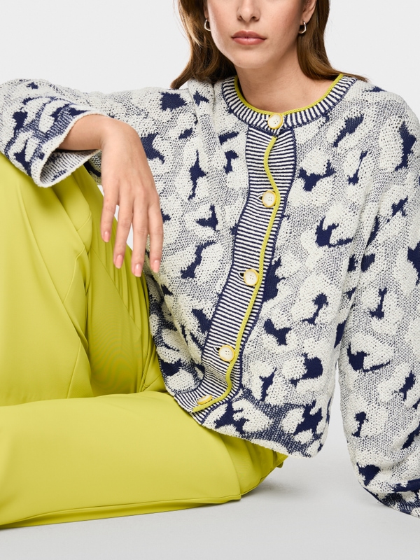 Cardigan tricoté en Allemagne