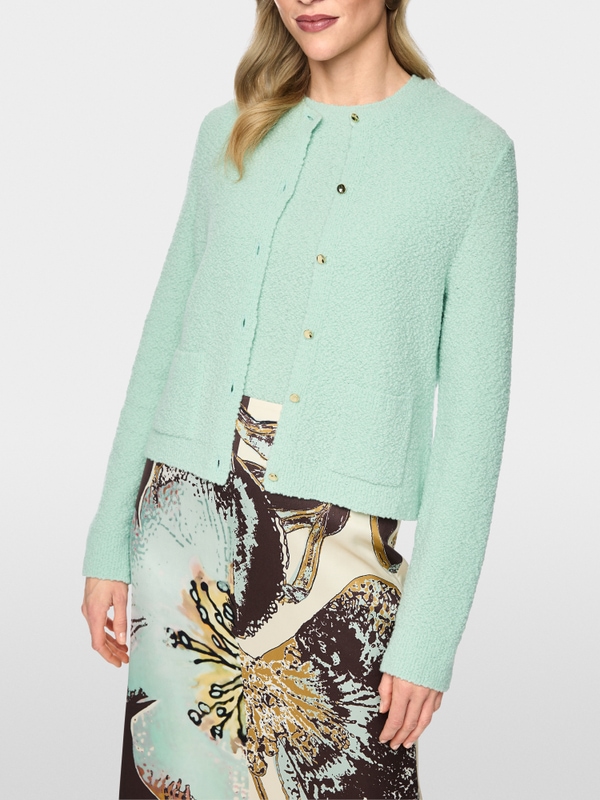 Cardigan bouclé tricoté en Allemagne